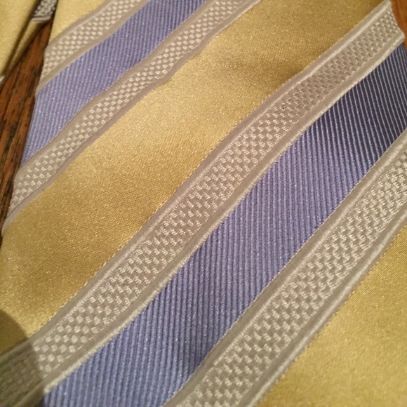 President Donald J. Trump Signature Collection Tie - Picture 6 of 6